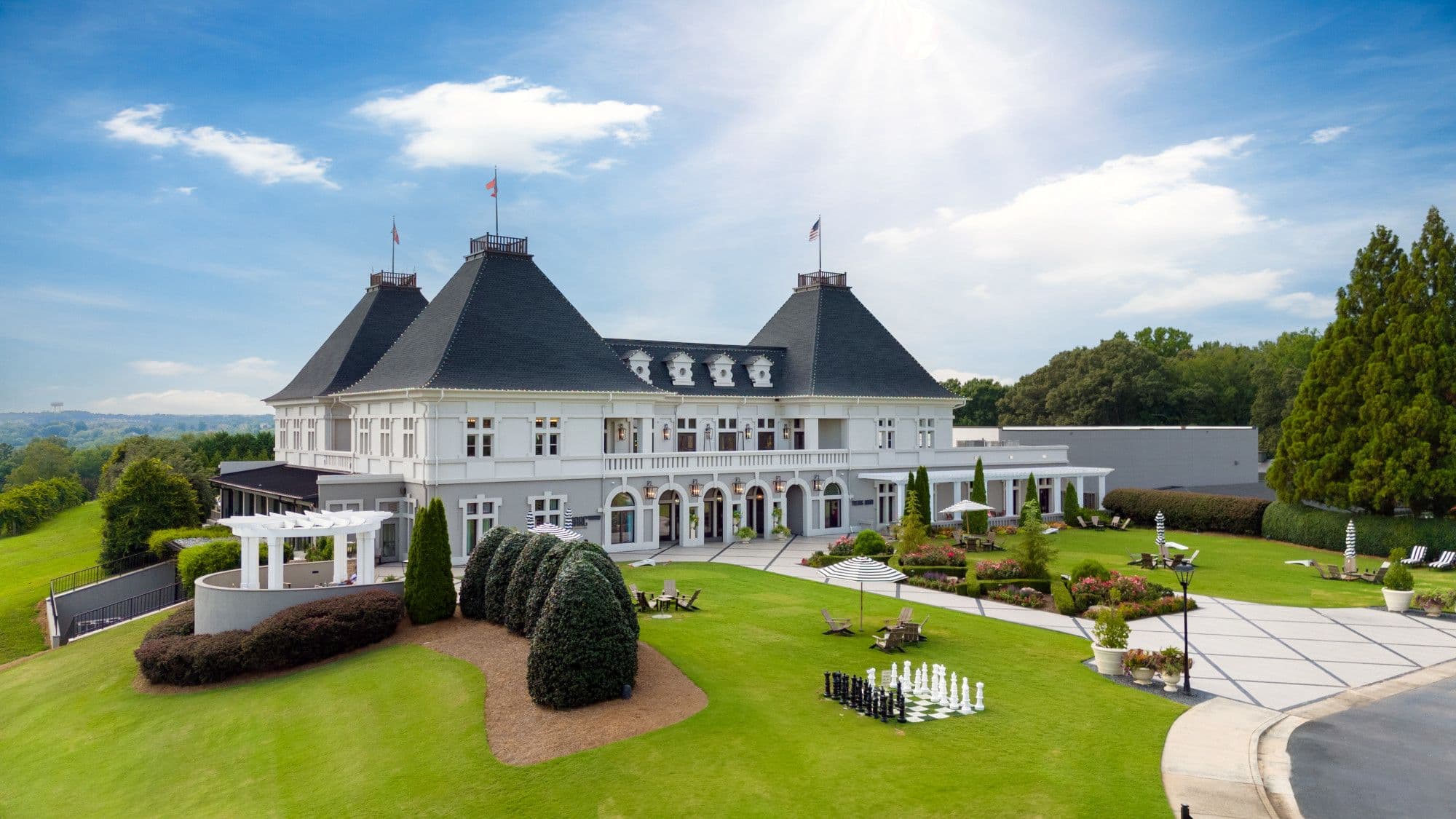 Château Élan Exterior